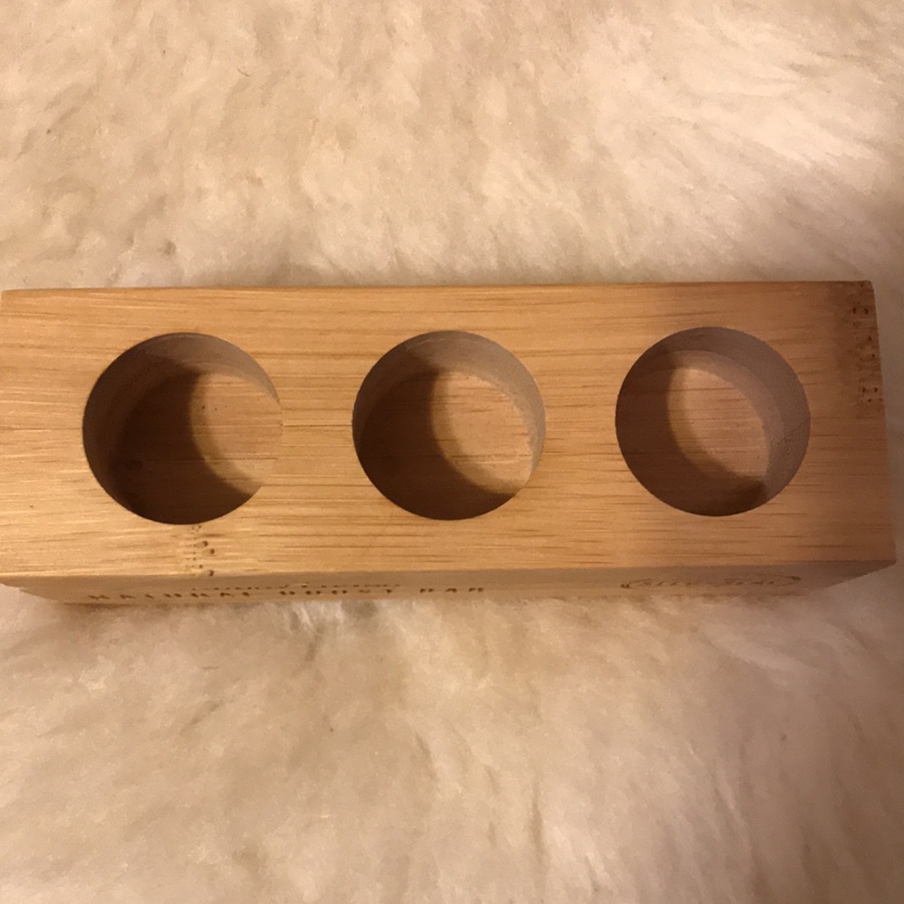 Essential Oil Holder - Picture 2 of 3